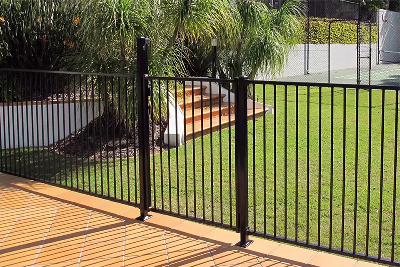 Aluminum garden fences