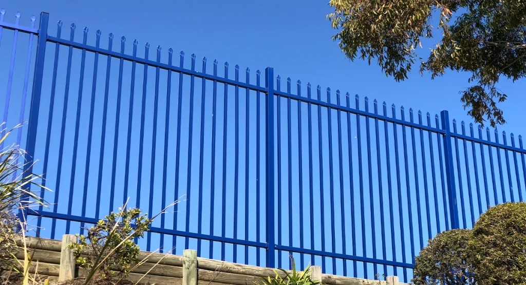 Black Powder Coated Steel Spear Top Security Fence Application