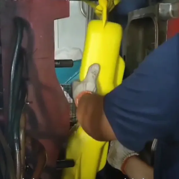 Cooling and demoulding: