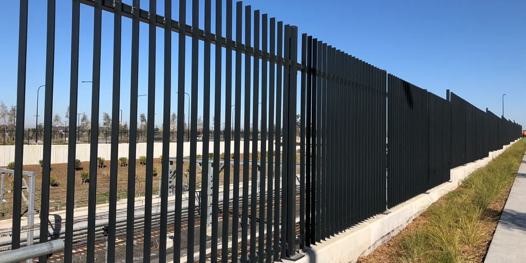 Vertical slat fence application scenarios