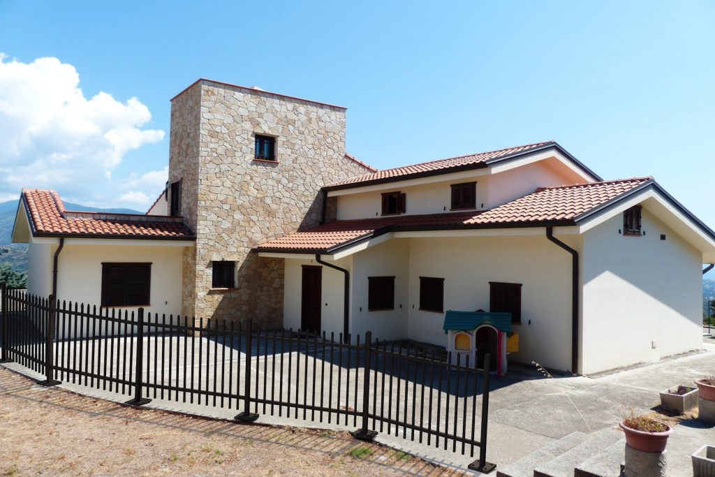 Spear Top Fencing