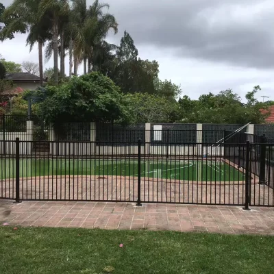 Aluminum Pool Fence Bracket Application 