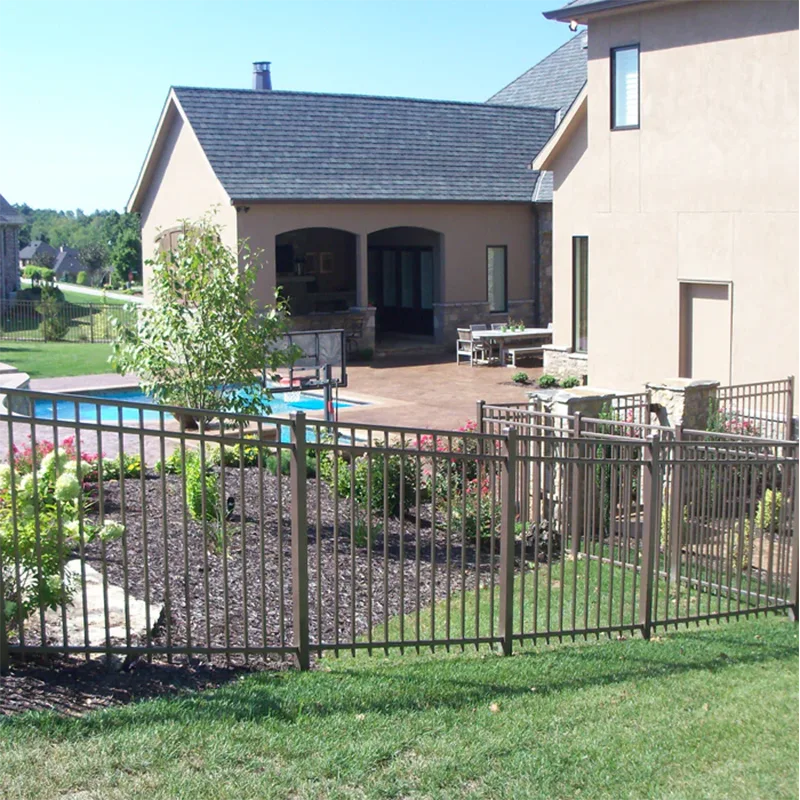 Steel Flat Top Rackable Fence Application