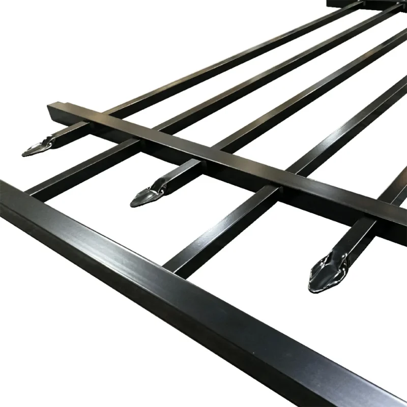 Flat Top With Spear Gate Detail