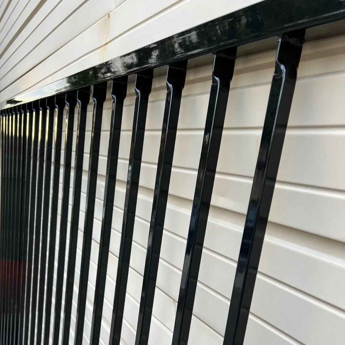 steel biasable fence detail