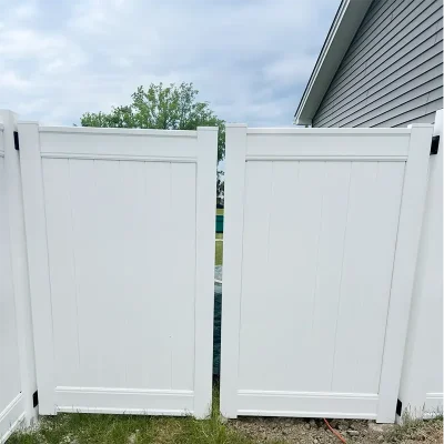 8' x 6' White Double Drive Vinyl Gate Application