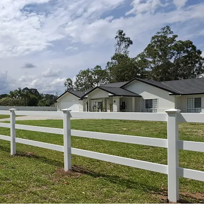 Vinyl Ranch Fence Application