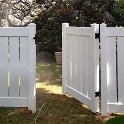 Semi-Privacy Single Swing Vinyl Gate Application