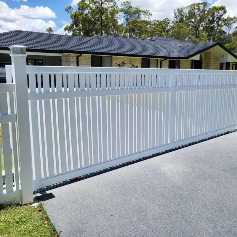 semi privacy sliding gate